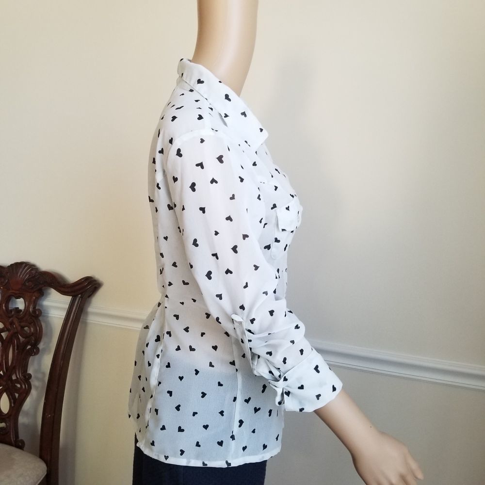 Derek Heart Collared Button Up Heart Pattern Top M - Picture 2 of 8